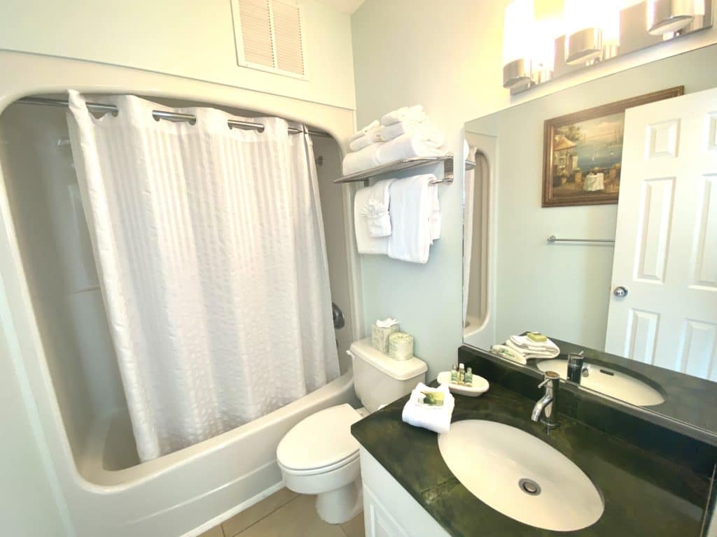 503 bathroom 1